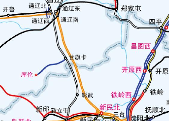 通辽夜色下的迷离酒馆，光影中的演员沉思